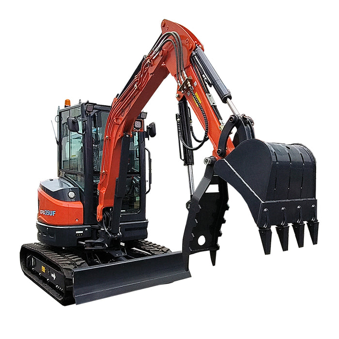 3.5 Ton, Kubota Diesel Engine Mini Excavator w/ Hydraulic Thumb | CFG-35UF