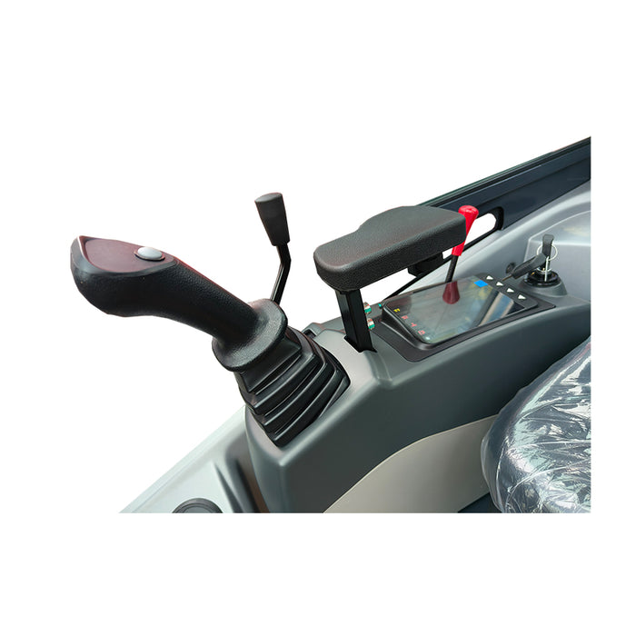 3.5 Ton, Kubota Diesel Engine Mini Excavator w/ Hydraulic Thumb | CFG-35UF