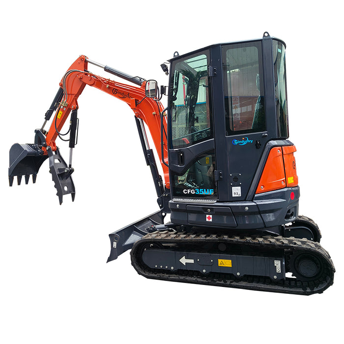 3.5 Ton, Kubota Diesel Engine Mini Excavator w/ Hydraulic Thumb | CFG-35UF