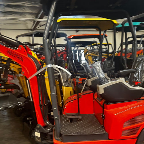 1.4 Ton, Kubota Engine Mini Excavator w/ Side Swing Boom