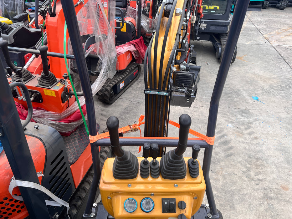 1 Ton, 13.5 HP Gasoline Engine (B&S) Mini Excavator w/ Hydraulic Thumb & Side Swing Boom | AGT-DM12-C