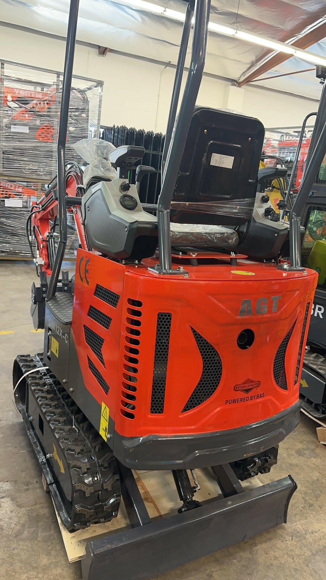 DM12X-C Mini Excavator 3