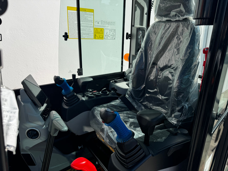 UPGRADED 4 Ton Excavator W/ Kubota Diesel, AC Cab, and Hydraulic Thumb | CFG-45UF