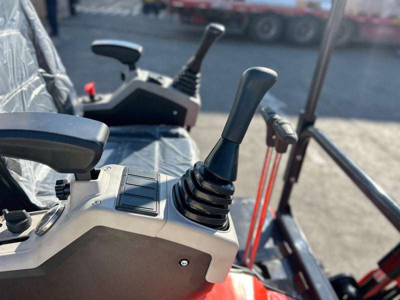1.4 Ton, RATO Engine Mini Excavator | QK20R