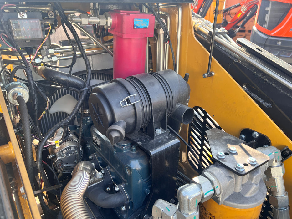 1.4 Ton, Kubota Diesel Engine 27HP Mini Skid Steer | KKT27