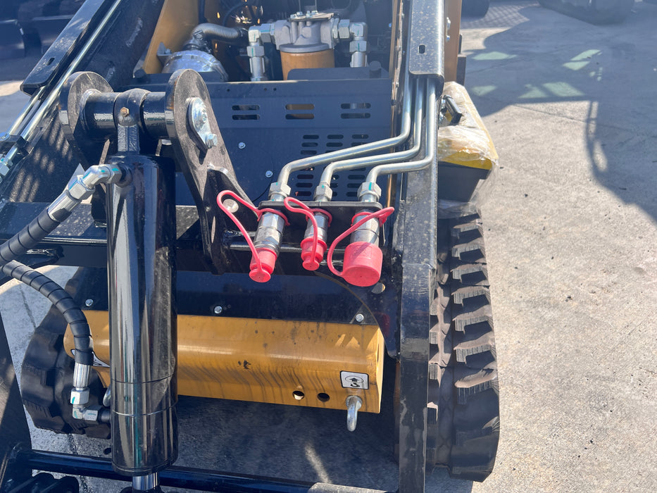 1.4 Ton, Kubota Diesel Engine 27HP Mini Skid Steer | KKT27